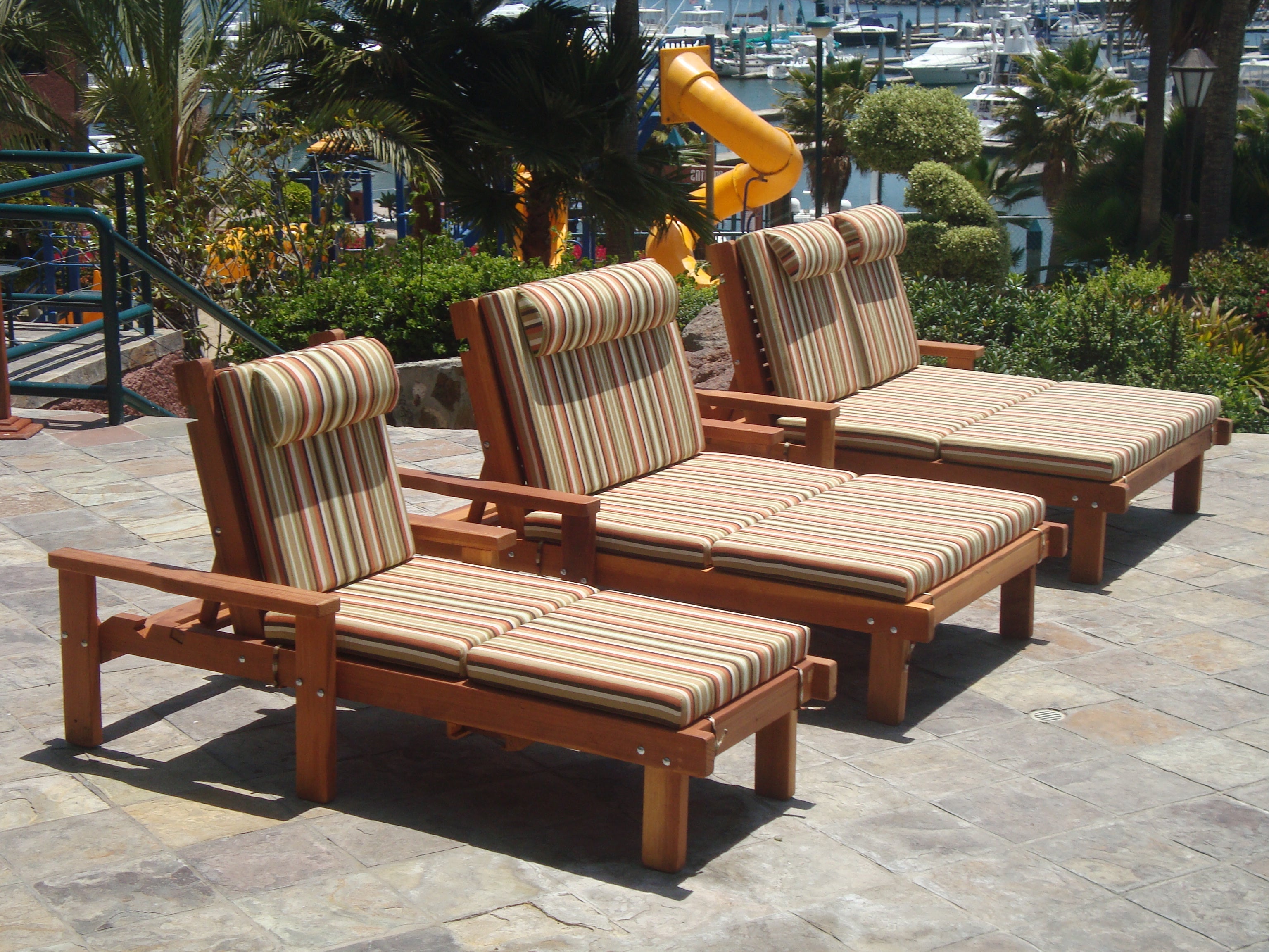Sun Redwood Ergonomic Chaise Lounge