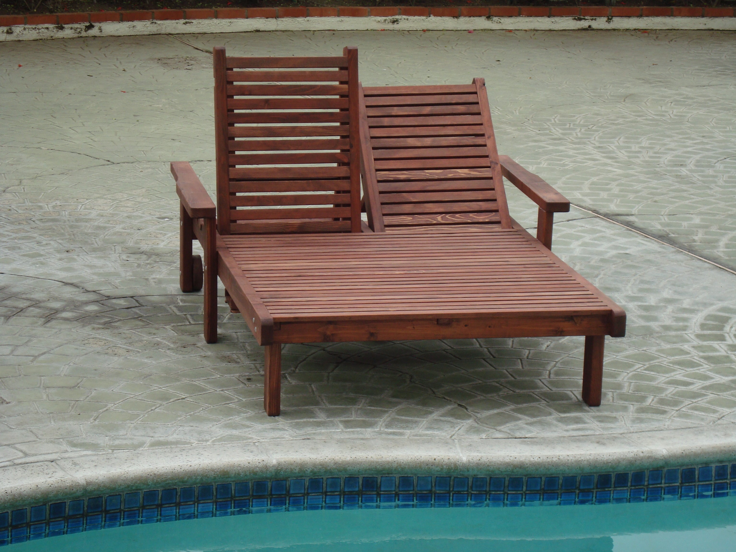 Sun Redwood Ergonomic Chaise Lounge